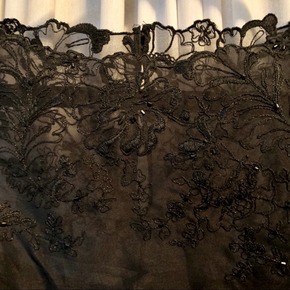 Ann Taylor Sleeveless Black Embroidered Silk Dress - Picture 4 of 9